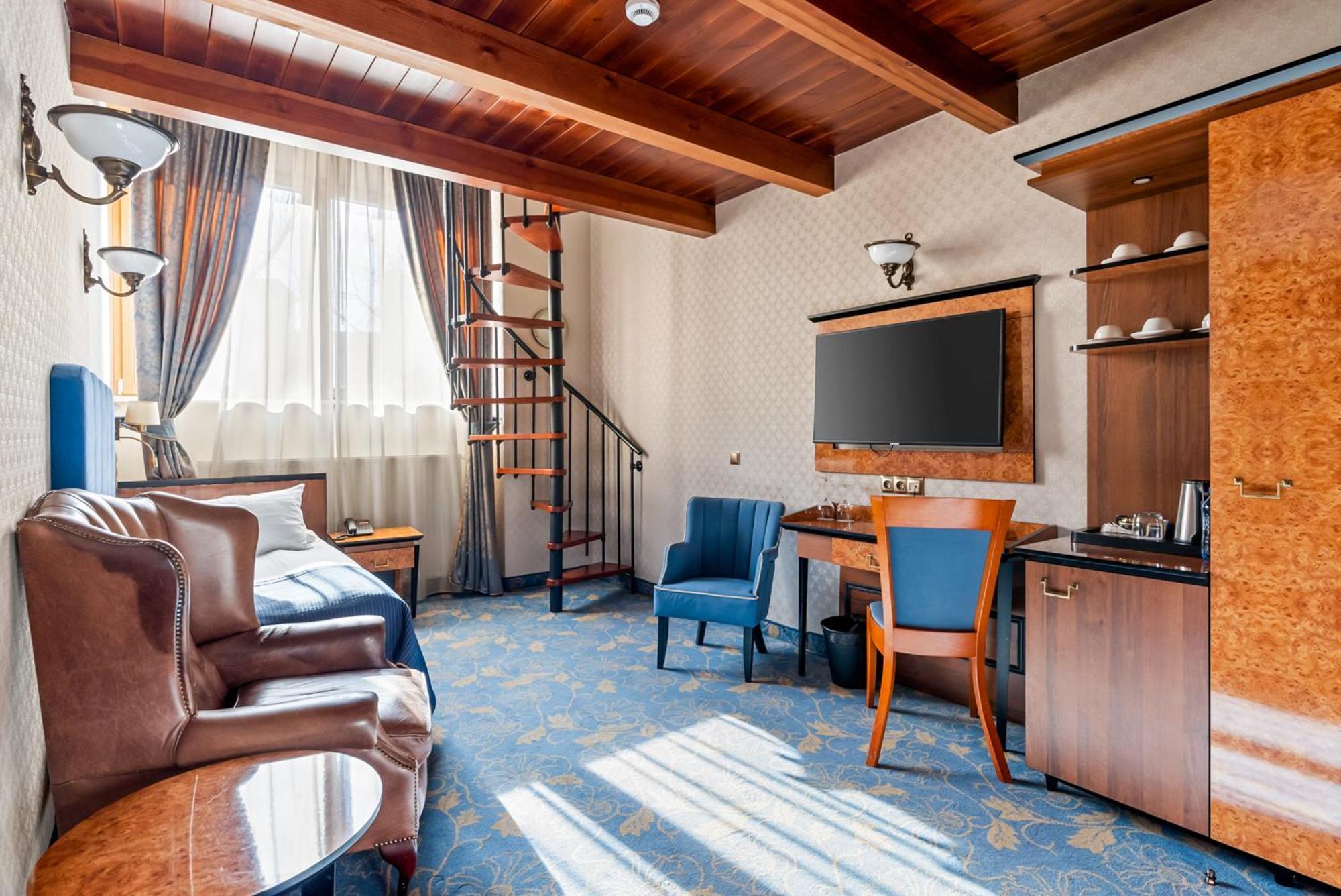 Hotel Diament Plaza Hlivice Exteriér fotografie