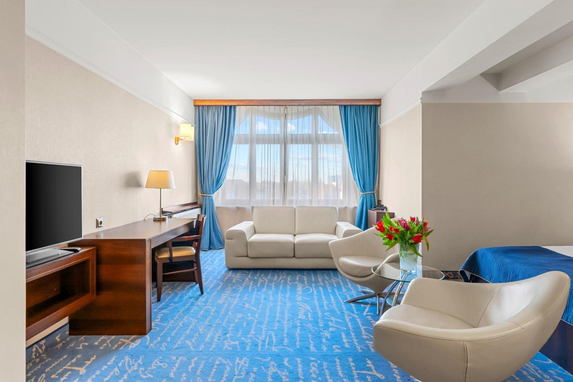 Hotel Diament Plaza Hlivice Exteriér fotografie