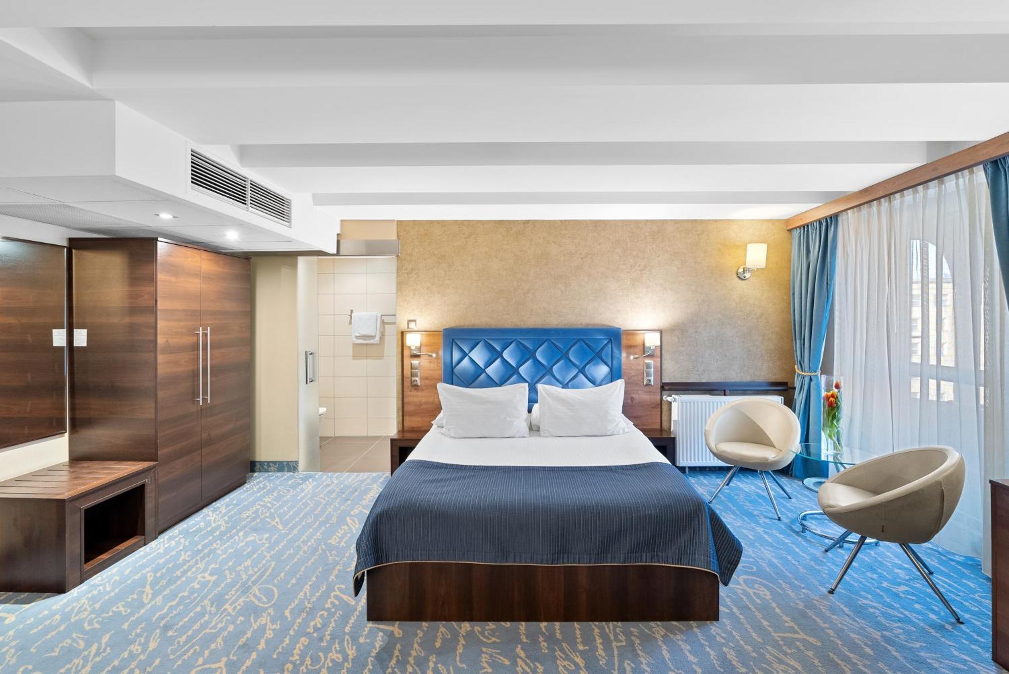 Hotel Diament Plaza Hlivice Exteriér fotografie
