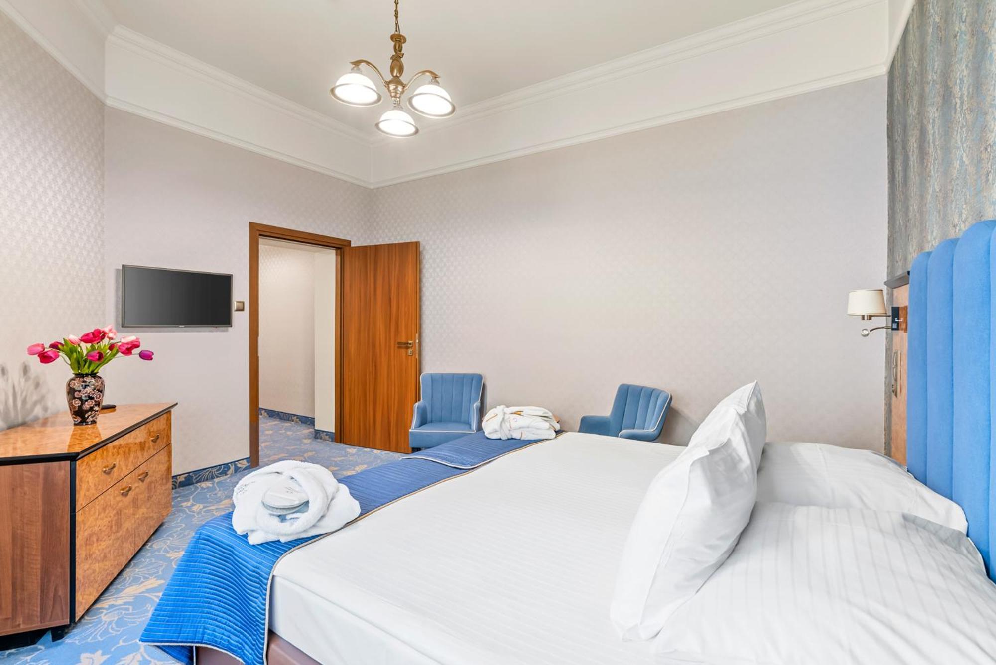 Hotel Diament Plaza Hlivice Exteriér fotografie