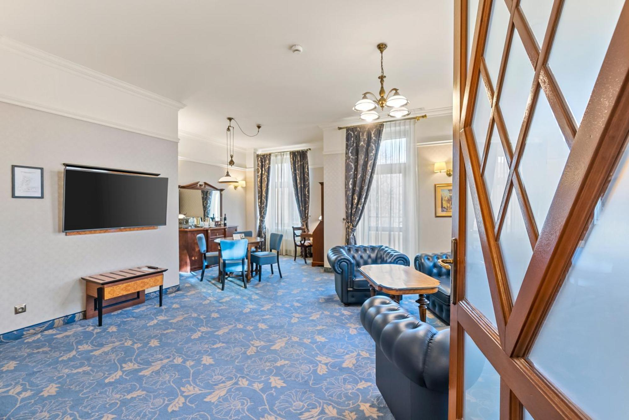 Hotel Diament Plaza Hlivice Exteriér fotografie