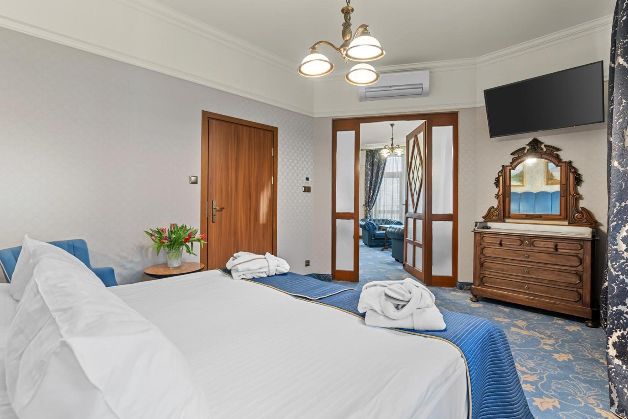 Hotel Diament Plaza Hlivice Exteriér fotografie
